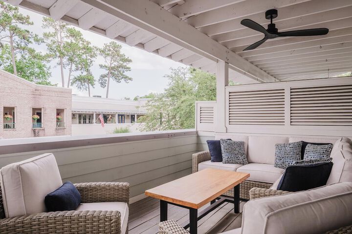 Lowcountry Landing! 3-story Townhouse in Old Towns Promenade