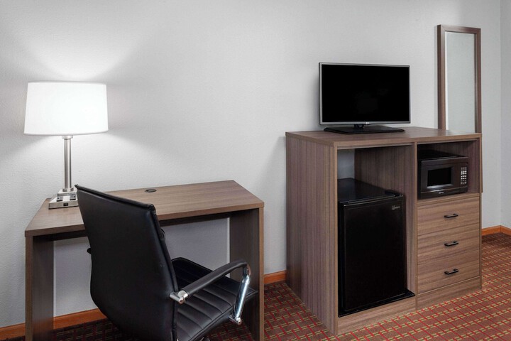 Room 25 of 27