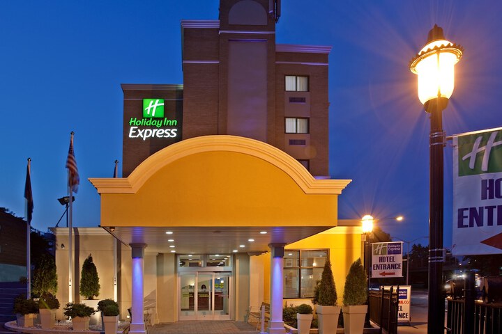Hotel 4 of 36