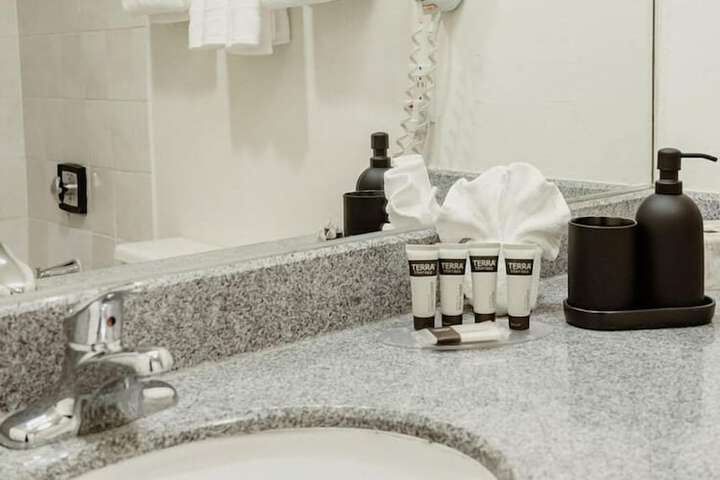 Stamford Suites