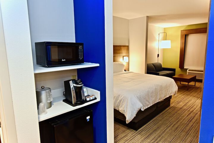 Room 33 of 45