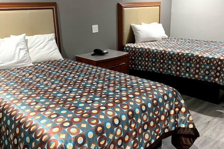 Room 32 of 69