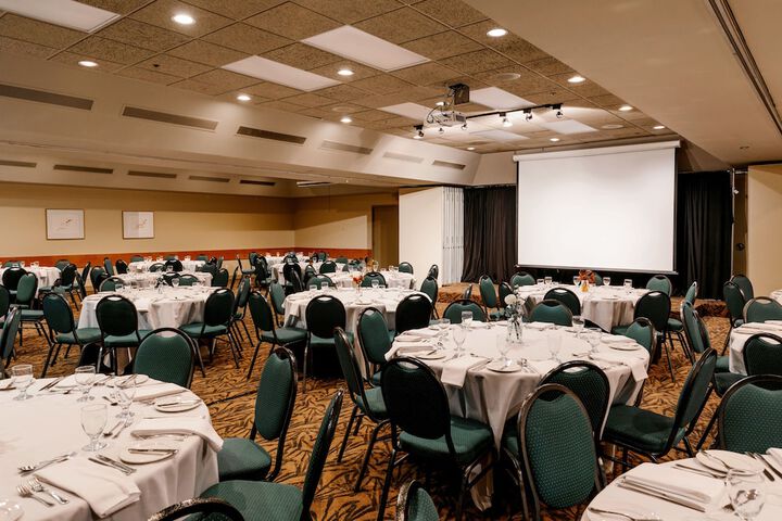 Ballroom/Hall 35 of 38