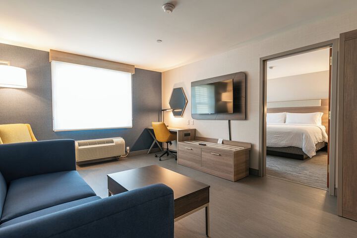 Room 43 of 76