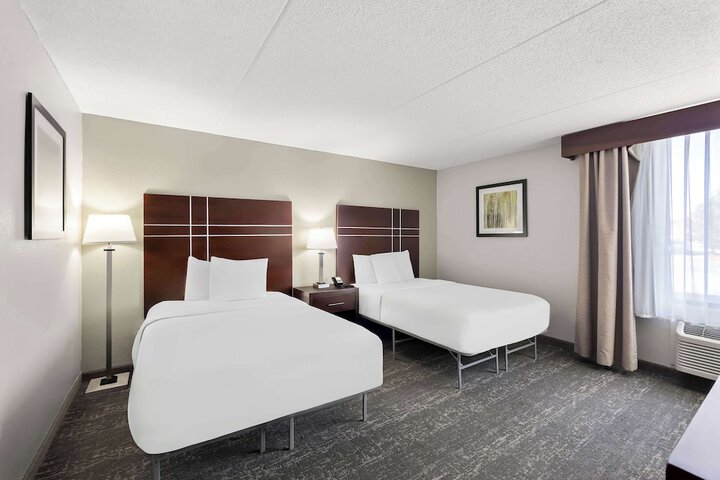 Best Western Luxbury Inn Fort Wayne
