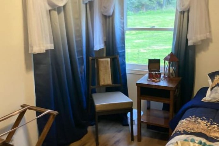 Nauti Otter Inn and Yurt Village