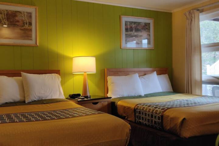 Pinebrook Motel