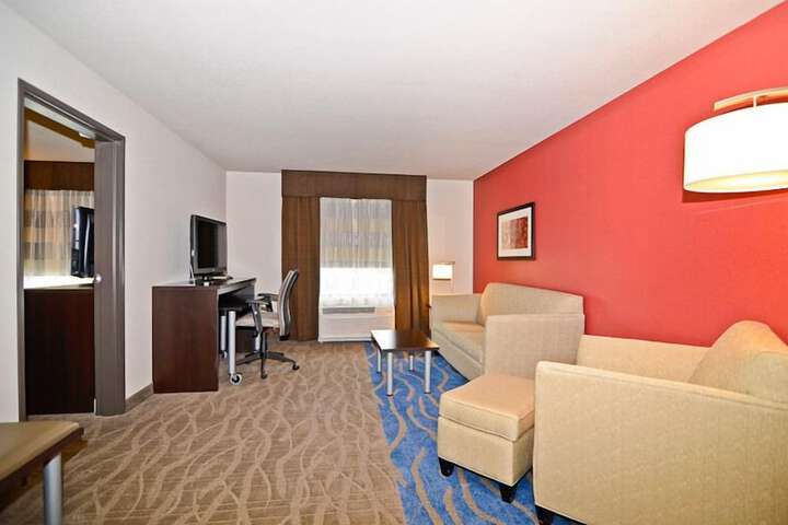 Room 16 of 40