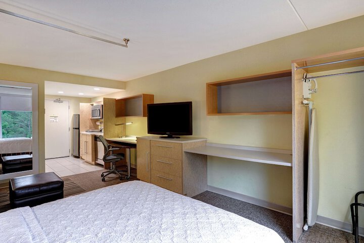Room 13 of 35