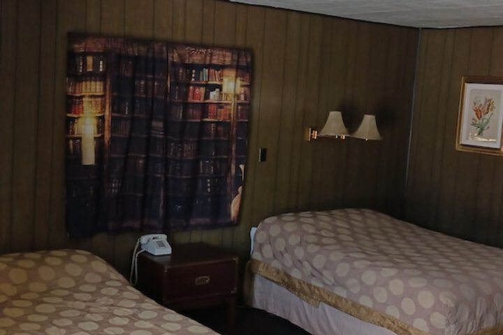 Room 9 of 20