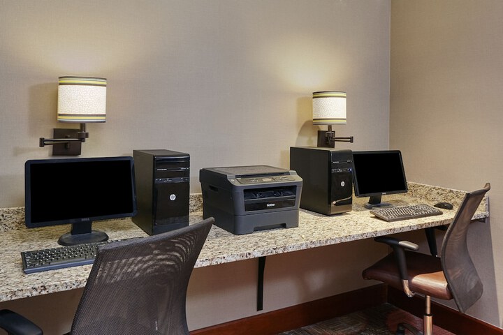Staybridge Suites Chicago - Glenview by IHG