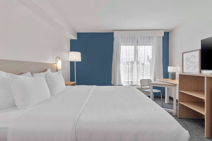 Room 15 of 28