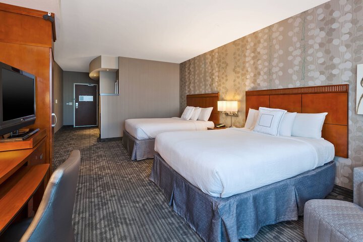 Room 33 of 50