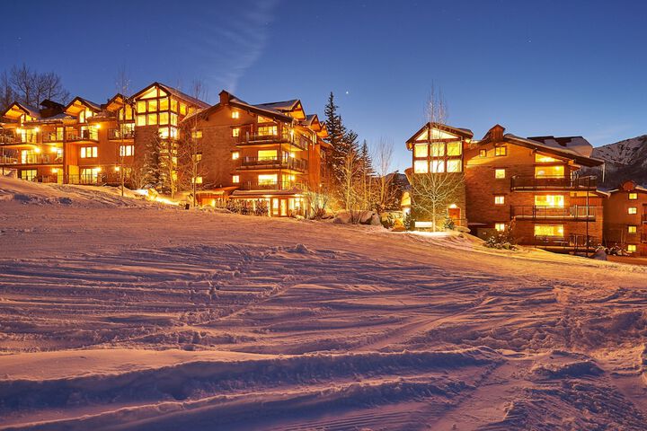 The Crestwood Condominiums