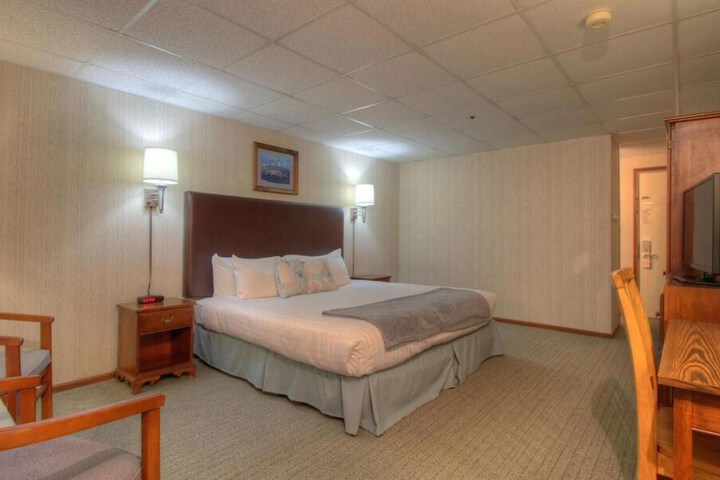 The Rhumb Line Resort