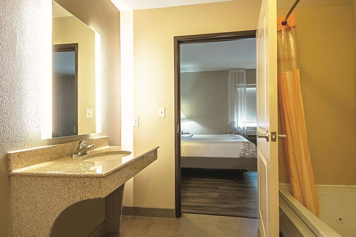 La Quinta Inn & Suites by Wyndham McKinney