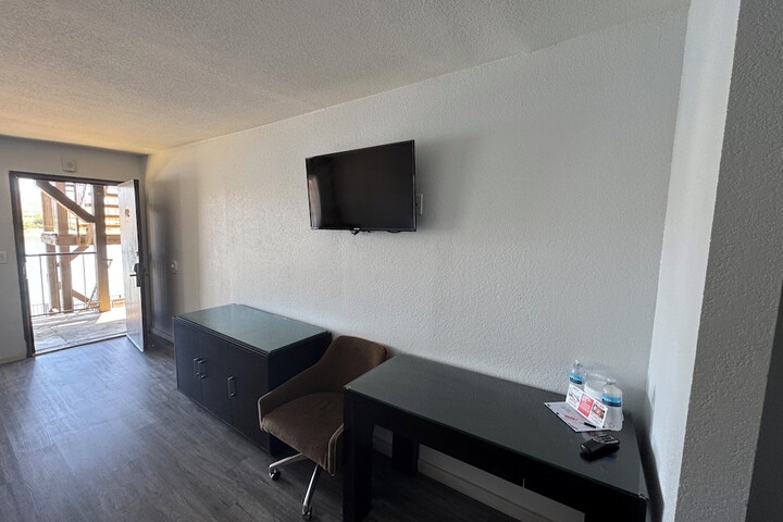 Room 25 of 53