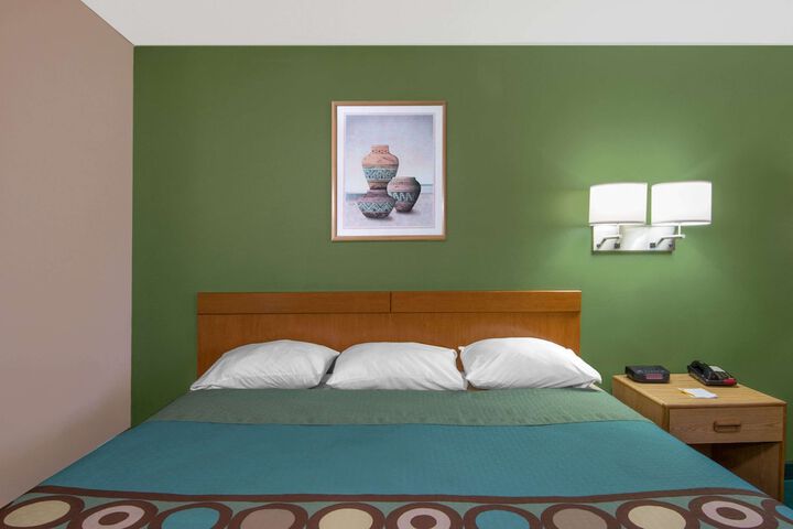 Room 4 of 15