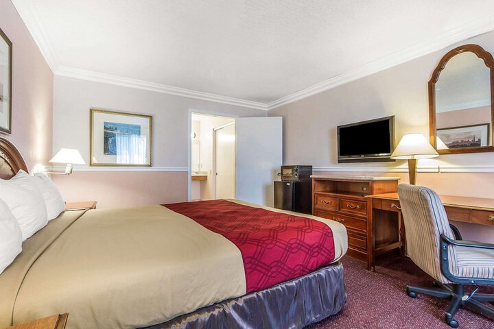 Room 11 of 30