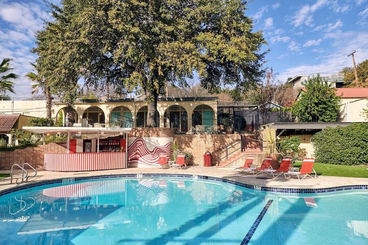 Pool 28 of 119