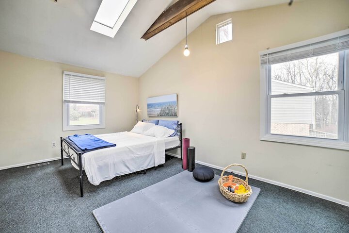 Charming Vacation Rental: 15 Mi to Pittsburgh