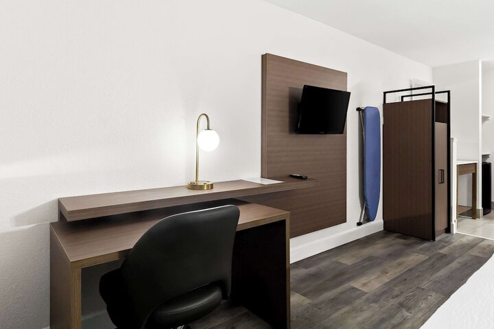 Room 20 of 36