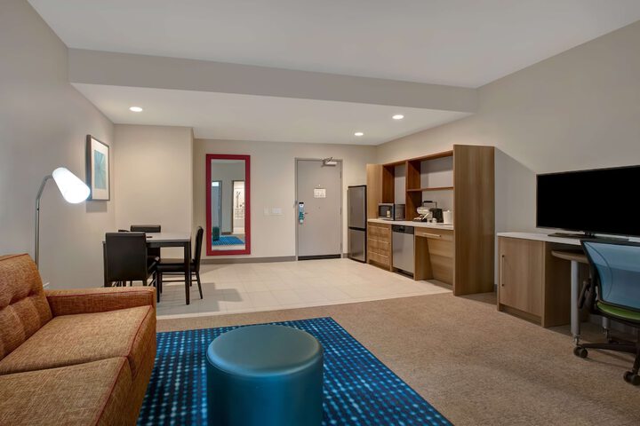 Room 28 of 45