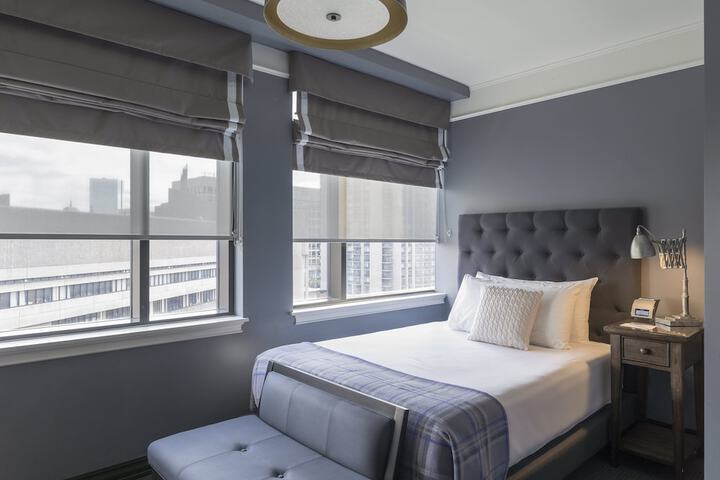 Room 18 of 37
