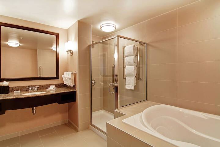 Hilton Garden Inn Woodbridge