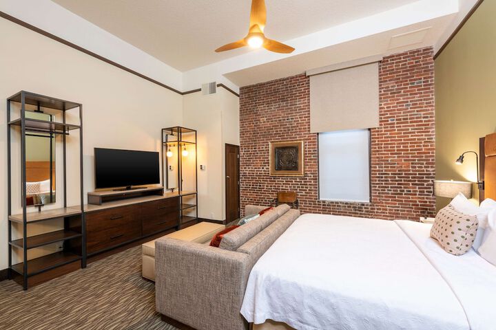 Room 20 of 39