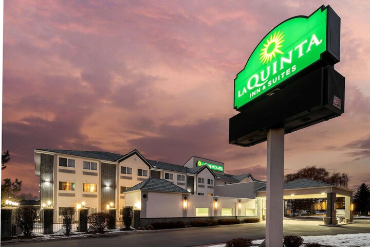 La Quinta Inn & Suites by Wyndham Logan