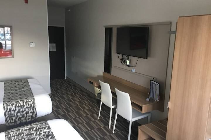 Room 35 of 61
