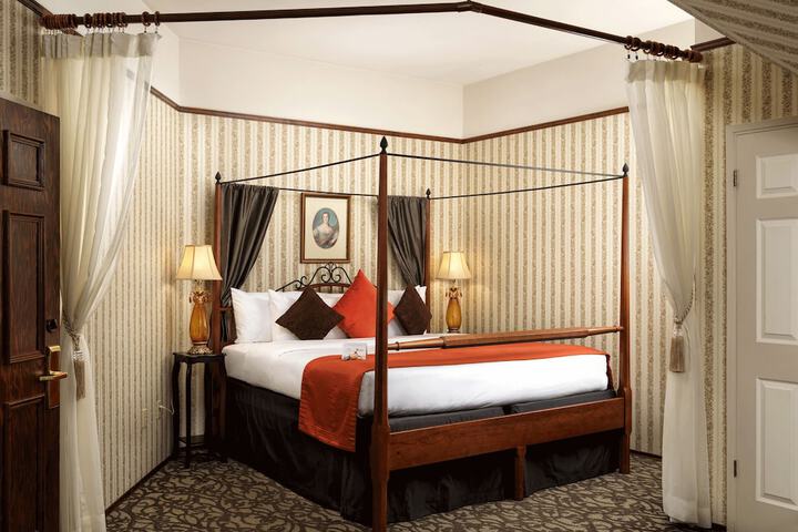 Room 26 of 57