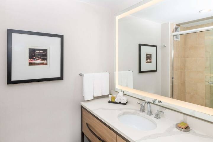 Hilton Columbus / Polaris