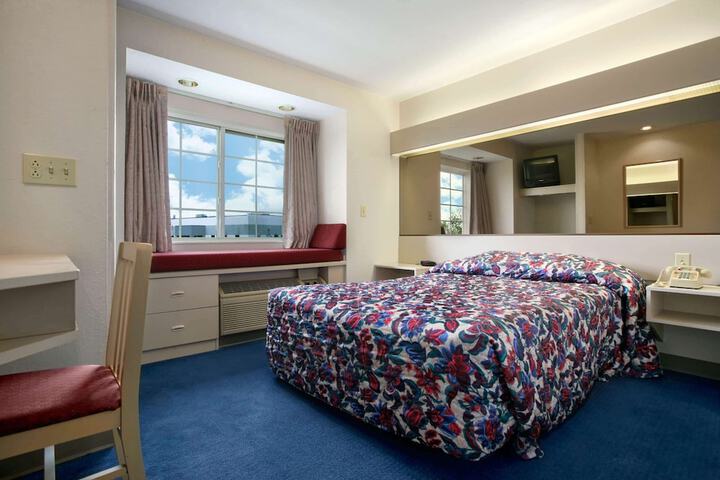Room 35 of 53
