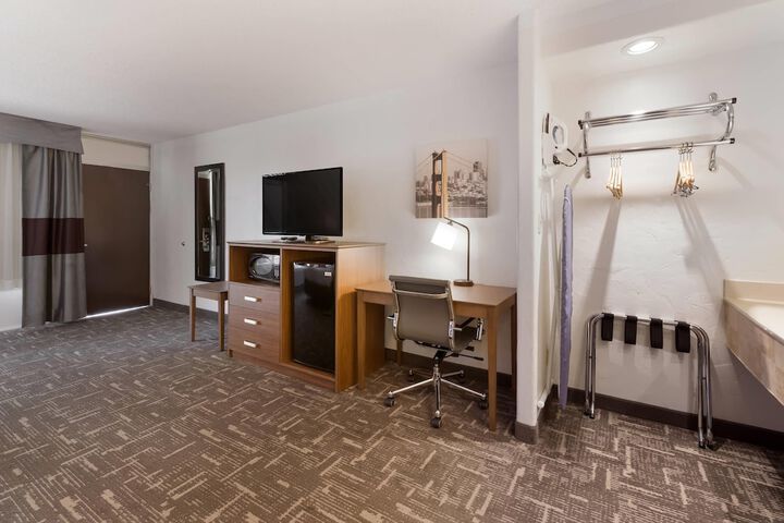 Clarion Hotel Concord / Walnut Creek
