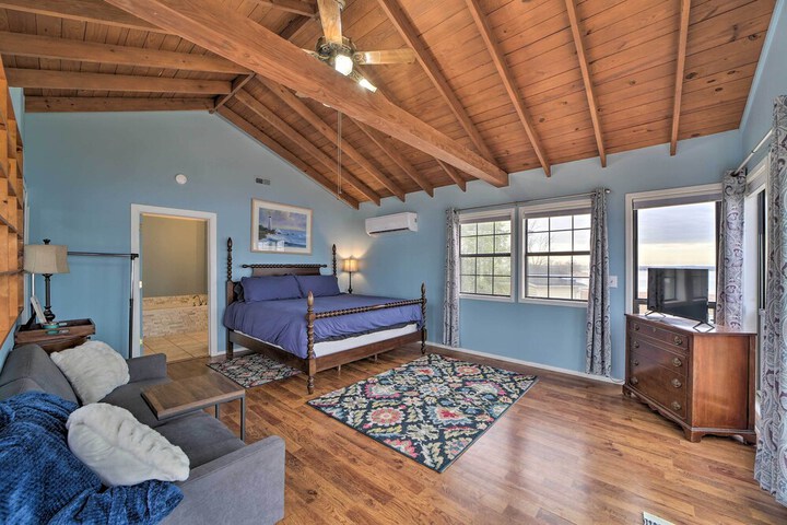 Private Beach: Waterfront Disney Getaway!