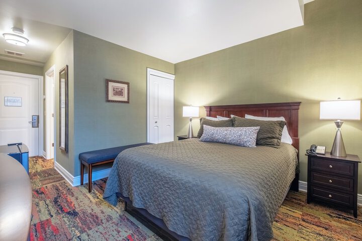 Red Coach Inn