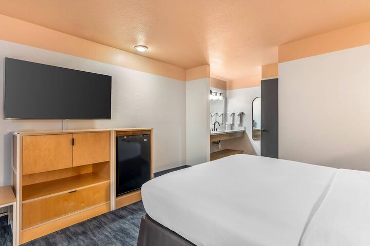 The Sandman Santa Rosa Sonoma an Ascend Collection Hotel