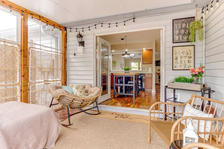 14 Mi to Dtwn Indy: Family Gem w / Yard