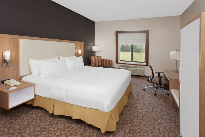 Holiday Inn Express Hotel & Suites Dayton West - Brookville by IHG