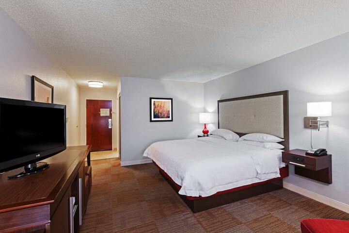 Room 8 of 32
