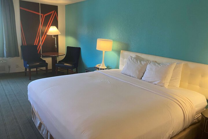 Howard Johnson by Wyndham Manteno