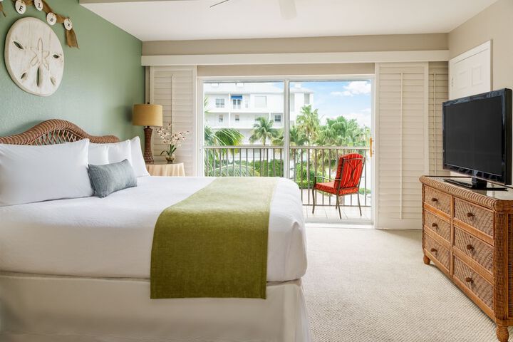 Olde Marco Island Inn and Suites