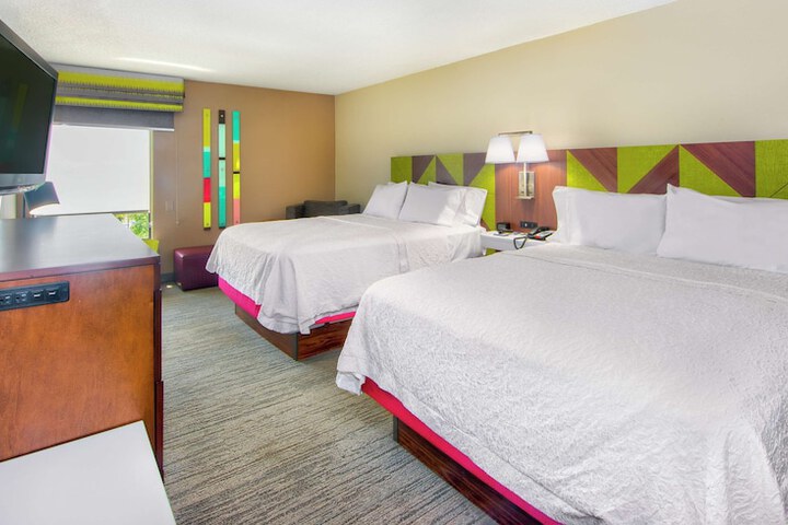 Room 25 of 29