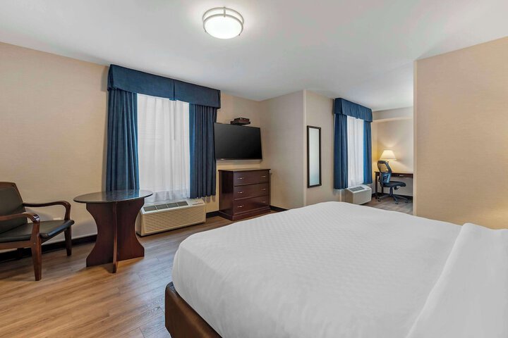 Room 11 of 40
