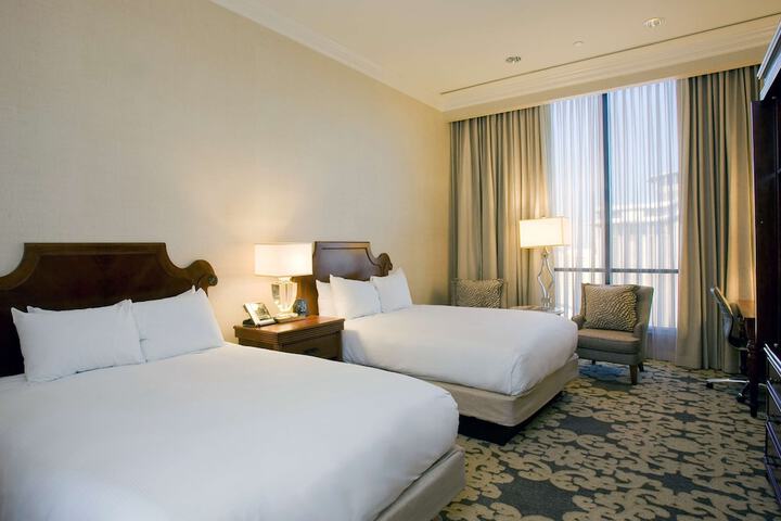 Hilton New Orleans Riverside