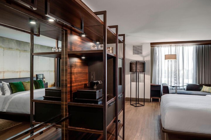 Room 33 of 67