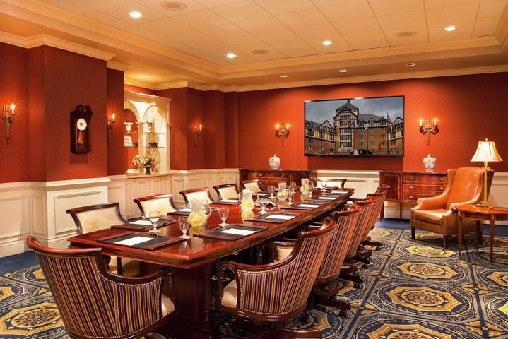 Hotel Roanoke & Conference Center Curio Collection by Hilton