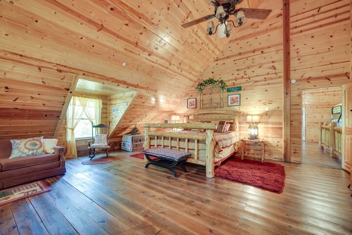 Secluded Broken Bow Cabin w / Fire Pit and Deck!